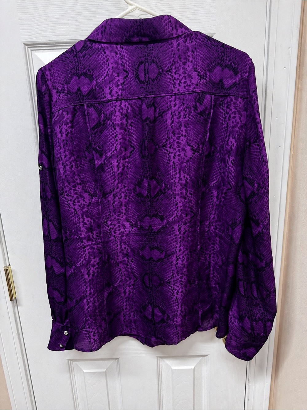 White House Black Market 100% Silk Purple Snakeskin Blouse Size 12 - Picture 5 of 9